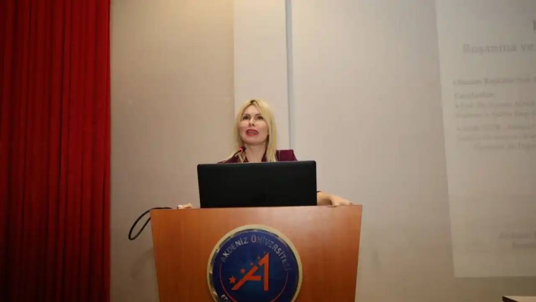 Akdeniz Üniversitesi’nde Çarpıcı Panel 9